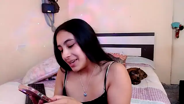 Snapshot of chika_hellar chatting on 03/05/26, 10:06 chika hellar online show from 03/05/26, 10:06