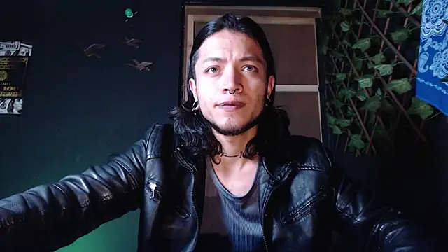 Snapshot of Dicaprioo_ chatting on 11/11/25, 01:38 Dicaprioo online show from 11/11/25, 01:38