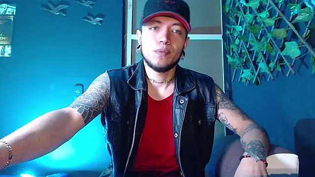 Snapshot of Dicaprioo_ chatting on 11/14/25, 02:38 Dicaprioo online show from 11/14/25, 02:38