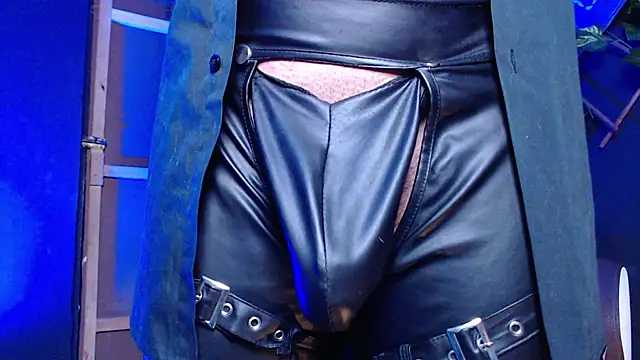 Snapshot of Dicaprioo_ chatting on 11/22/25, 06:56 Dicaprioo online show from 11/22/25, 06:56