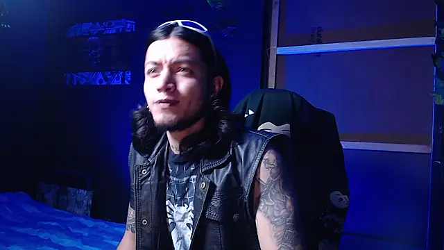 Snapshot of Dicaprioo_ chatting on 02/02/26, 07:18 Dicaprioo online show from 02/02/26, 07:18