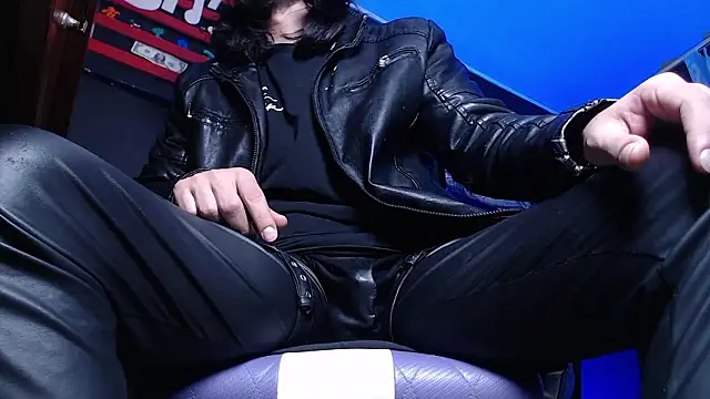 Snapshot of Dicaprioo_ chatting on 02/04/26, 11:49 Dicaprioo online show from 02/04/26, 11:49