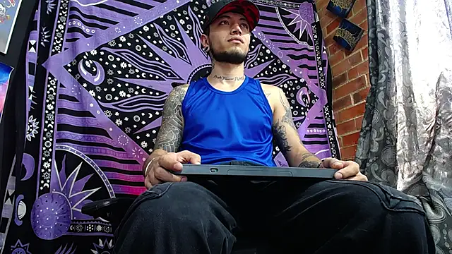 Snapshot of Dicaprioo_ chatting on 02/25/26, 07:12 Dicaprioo online show from 02/25/26, 07:12