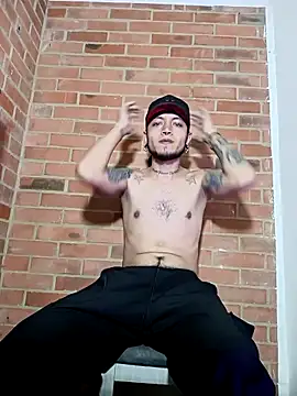 Snapshot of Dicaprioo_ chatting on 03/12/26, 09:21 Dicaprioo online show from 03/12/26, 09:21