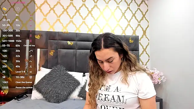 Snapshot of RubbyTaylor chatting on 10/08/25, 01:53 RubbyTaylor online show from 10/08/25, 01:53