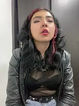 Snapshot of _Gothiccbitch_ chatting on 12/13/24, 02:54  Gothiccbitch  online show from 12/13/24, 02:54