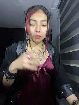 Snapshot of _Gothiccbitch_ chatting on 12/18/24, 06:10  Gothiccbitch  online show from 12/18/24, 06:10