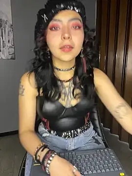 Snapshot of _Gothiccbitch_ chatting on 01/16/25, 03:56  Gothiccbitch  online show from 01/16/25, 03:56