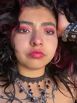 Snapshot of _Gothiccbitch_ chatting on 02/15/25, 01:53  Gothiccbitch  online show from 02/15/25, 01:53