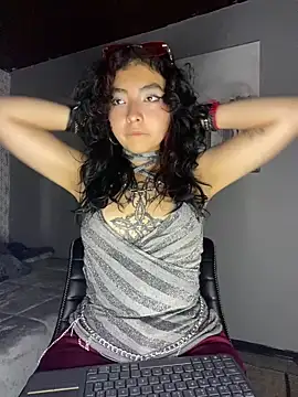 Snapshot of _Gothiccbitch_ chatting on 03/07/25, 03:19  Gothiccbitch  online show from 03/07/25, 03:19