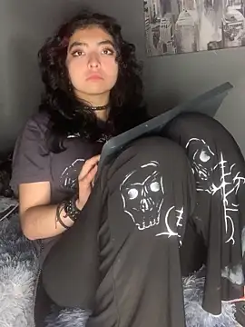 Snapshot of _Gothiccbitch_ chatting on 03/20/25, 09:15  Gothiccbitch  online show from 03/20/25, 09:15