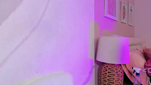 Snapshot of kristal_blond chatting on 10/02/25, 04:30 kristal blond online show from 10/02/25, 04:30