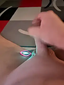 Szeltolo001 online show from 01/06/26, 03:32