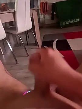 Szeltolo001 online show from 04/12/26, 12:48