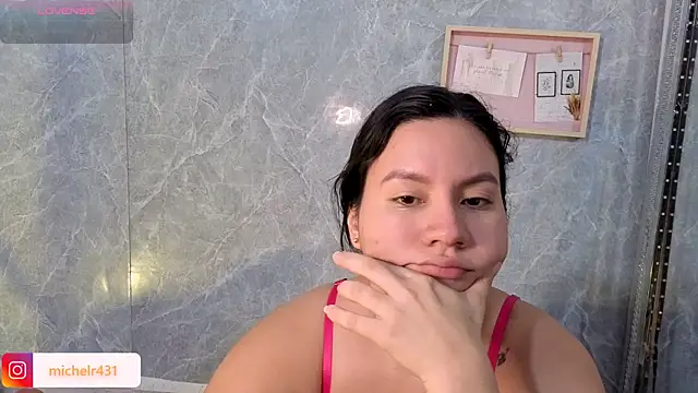 Snapshot of Mia__reys chatting on 05/15/26, 01:18 Mia reys online show from 05/15/26, 01:18