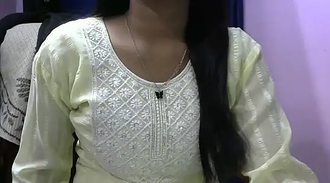 momo lov online show from 02/08/25, 04:47