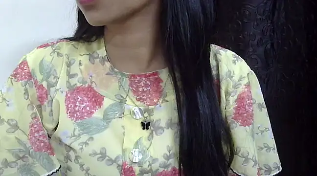 momo lov online show from 03/08/25, 08:44