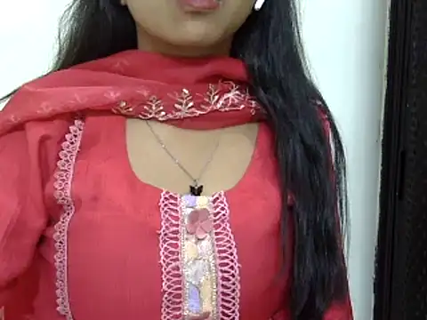 momo lov online show from 03/10/25, 11:42