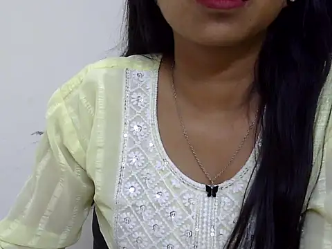 momo lov online show from 03/12/25, 05:46