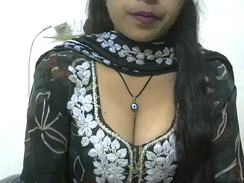 momo lov online show from 10/08/25, 05:05