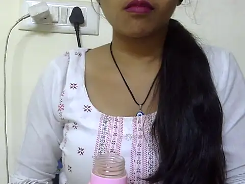 momo lov online show from 10/10/25, 04:55