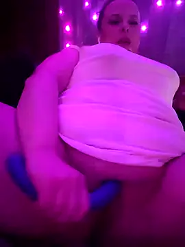 Snapshot of GinAnnTonic chatting on 02/05/25, 08:57 GinAnnTonic online show from 02/05/25, 08:57