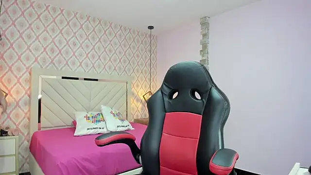 Snapshot of delilaquinn chatting on 01/23/25, 07:18 delilaquinn online show from 01/23/25, 07:18