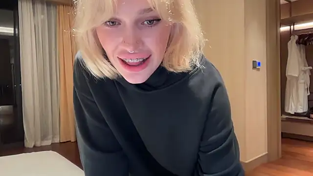 Golden Aline online show from 04/11/26, 12:42