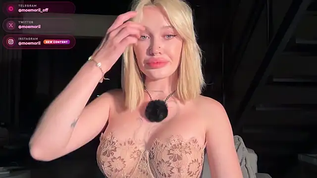 Snapshot of Golden_Aline chatting on 06/16/26, 12:52 Golden Aline online show from 06/16/26, 12:52