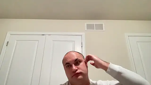 SluggishChase99 online show from 12/18/24, 02:42