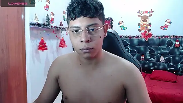 Snapshot of Wiiliam_20 chatting on 12/11/24, 02:44 Wiiliam 20 online show from 12/11/24, 02:44