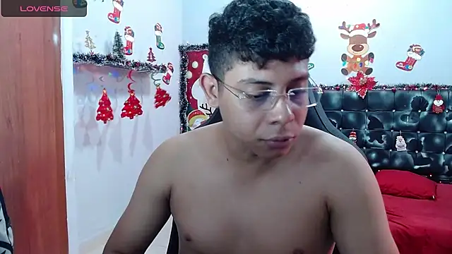 Snapshot of Wiiliam_20 chatting on 12/12/24, 03:59 Wiiliam 20 online show from 12/12/24, 03:59