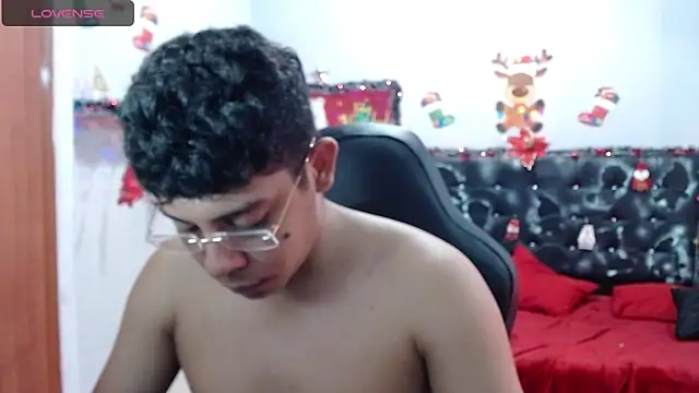 Snapshot of Wiiliam_20 chatting on 12/19/24, 06:23 Wiiliam 20 online show from 12/19/24, 06:23