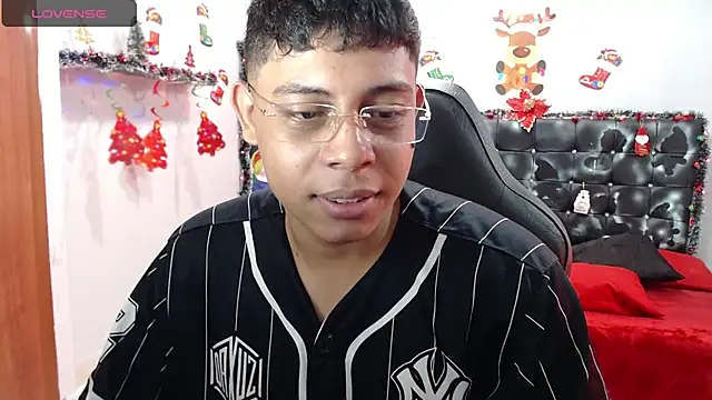 Snapshot of Wiiliam_20 chatting on 12/20/24, 05:29 Wiiliam 20 online show from 12/20/24, 05:29