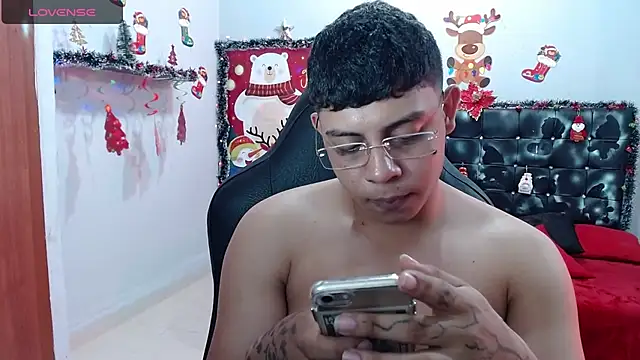 Snapshot of Wiiliam_20 chatting on 12/21/24, 06:55 Wiiliam 20 online show from 12/21/24, 06:55