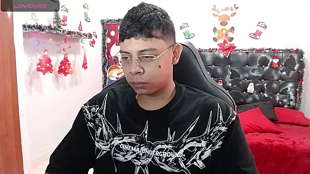 Snapshot of Wiiliam_20 chatting on 12/22/24, 01:11 Wiiliam 20 online show from 12/22/24, 01:11