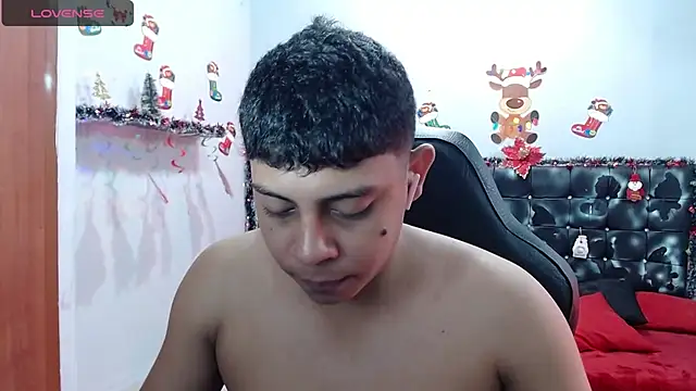 Snapshot of Wiiliam_20 chatting on 12/23/24, 02:28 Wiiliam 20 online show from 12/23/24, 02:28