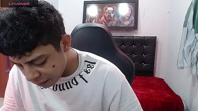 Snapshot of Wiiliam_20 chatting on 02/05/25, 02:26 Wiiliam 20 online show from 02/05/25, 02:26