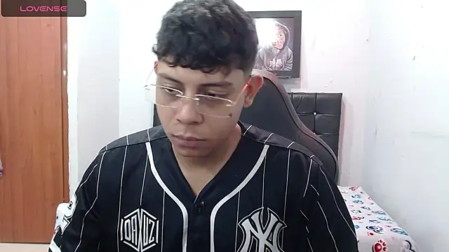 Snapshot of Wiiliam_20 chatting on 02/08/25, 03:53 Wiiliam 20 online show from 02/08/25, 03:53