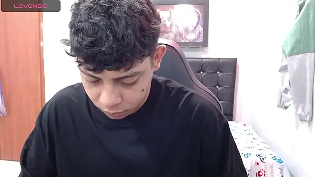 Snapshot of Wiiliam_20 chatting on 02/19/25, 04:11 Wiiliam 20 online show from 02/19/25, 04:11