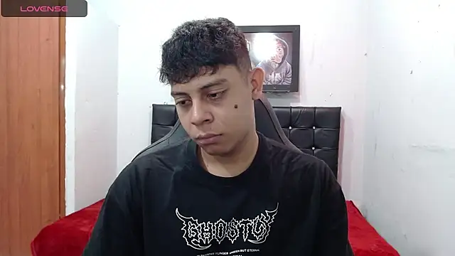 Snapshot of Wiiliam_20 chatting on 03/01/25, 02:02 Wiiliam 20 online show from 03/01/25, 02:02