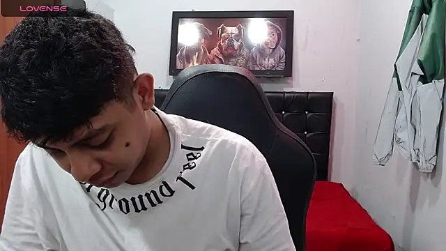 Snapshot of Wiiliam_20 chatting on 03/05/25, 01:17 Wiiliam 20 online show from 03/05/25, 01:17