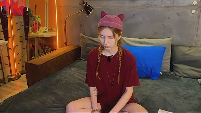 izi-fox online show from 10/06/25, 04:15