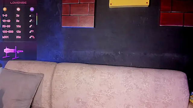 Snapshot of Elettra_Rou chatting on 03/22/25, 10:15 Elettra Rou online show from 03/22/25, 10:15