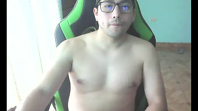 Snapshot of Allen_ibe chatting on 12/16/25, 04:01 Allen ibe online show from 12/16/25, 04:01