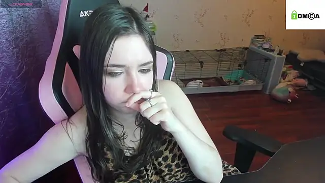 Snapshot of Crazy_forest_fairy chatting on 12/19/25, 08:54 Crazy forest fairy online show from 12/19/25, 08:54