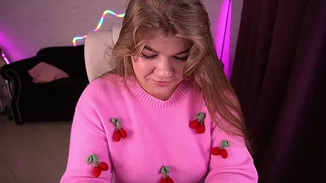 GabbieJay online show from 11/18/25, 02:43