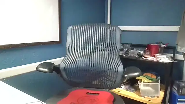 Snapshot of Flappywig chatting on 01/08/25, 10:04 Flappywig online show from 01/08/25, 10:04