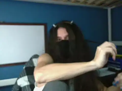 Snapshot of Flappywig chatting on 02/15/25, 08:11 Flappywig online show from 02/15/25, 08:11