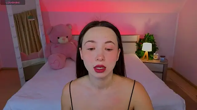 Hayle Hill online show from 11/17/25, 01:22